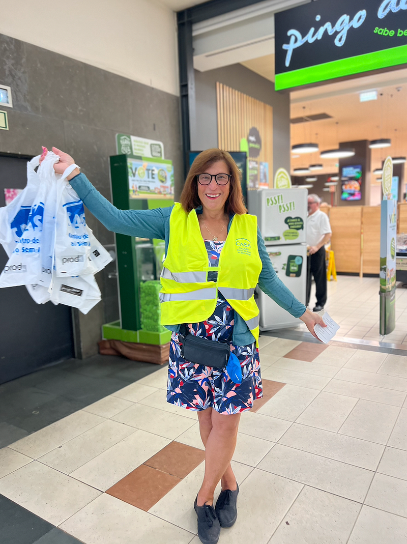 Madeira Friends join CASA for food drive at Pingo Doce